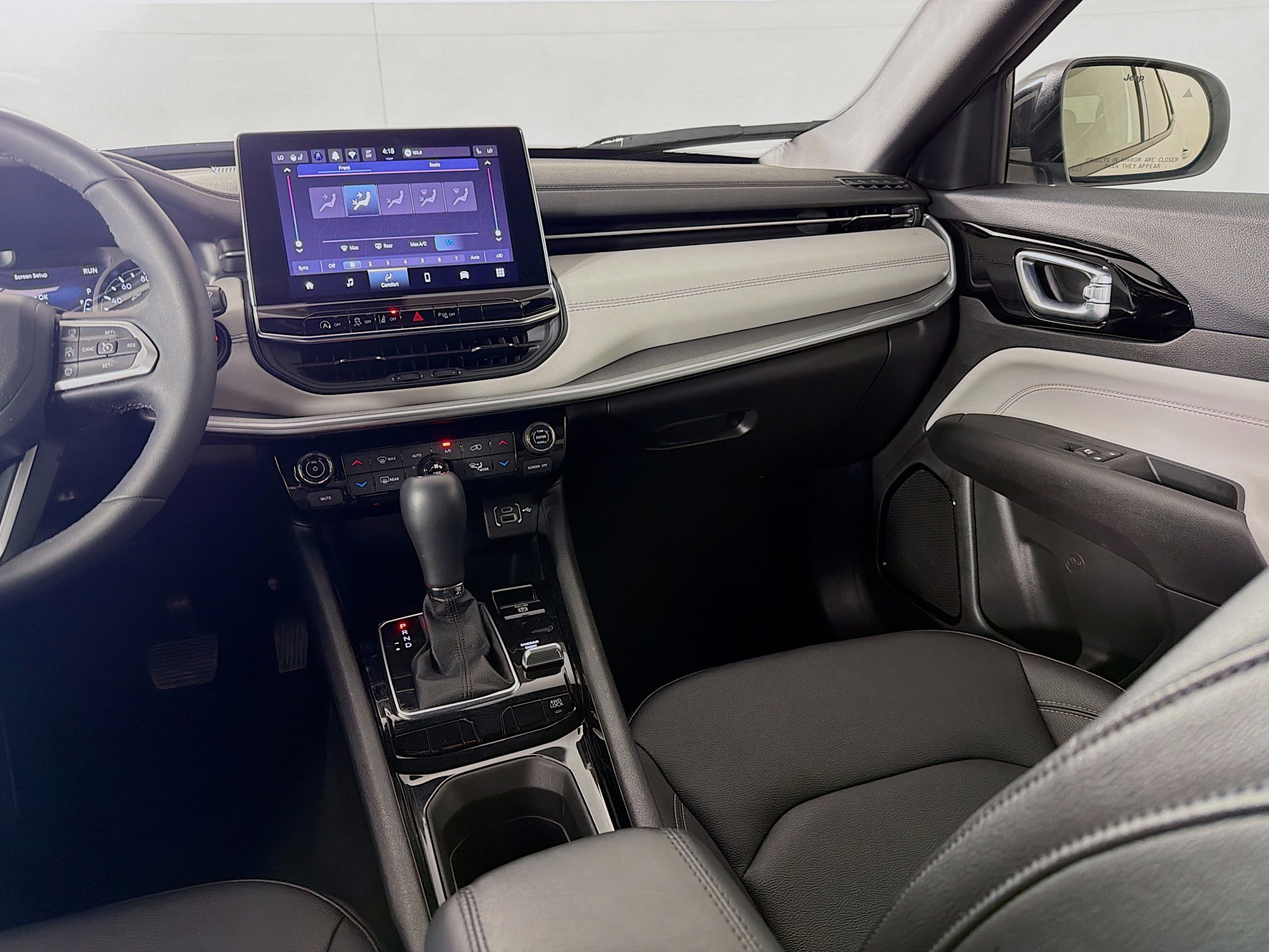 Used 2025 Jeep Compass Limited image 24