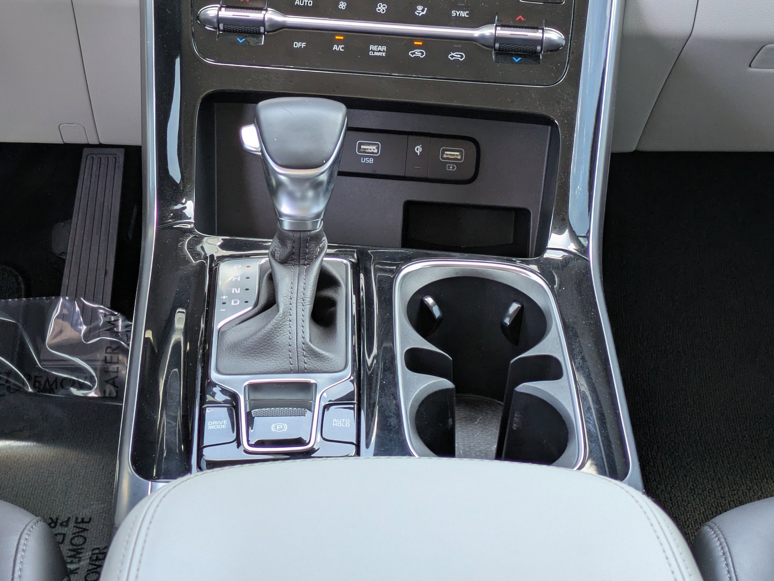 Used 2022 Kia Carnival SX FWD image 18