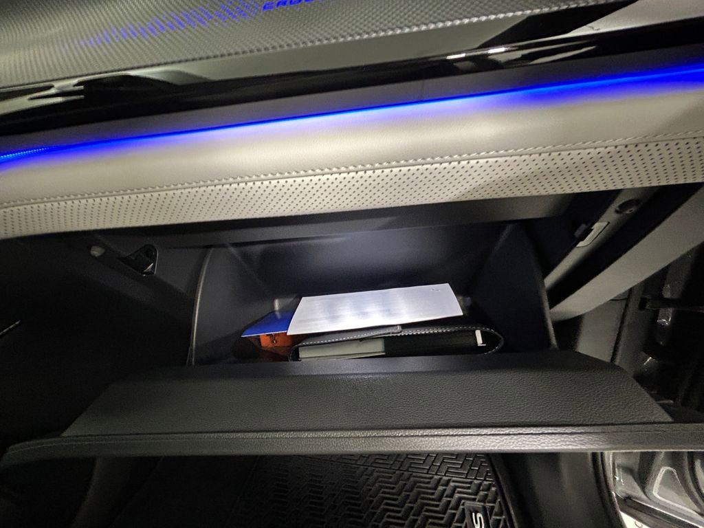 Used 2025 Volkswagen Atlas Cross Sport SEL Premium R-Line image 28