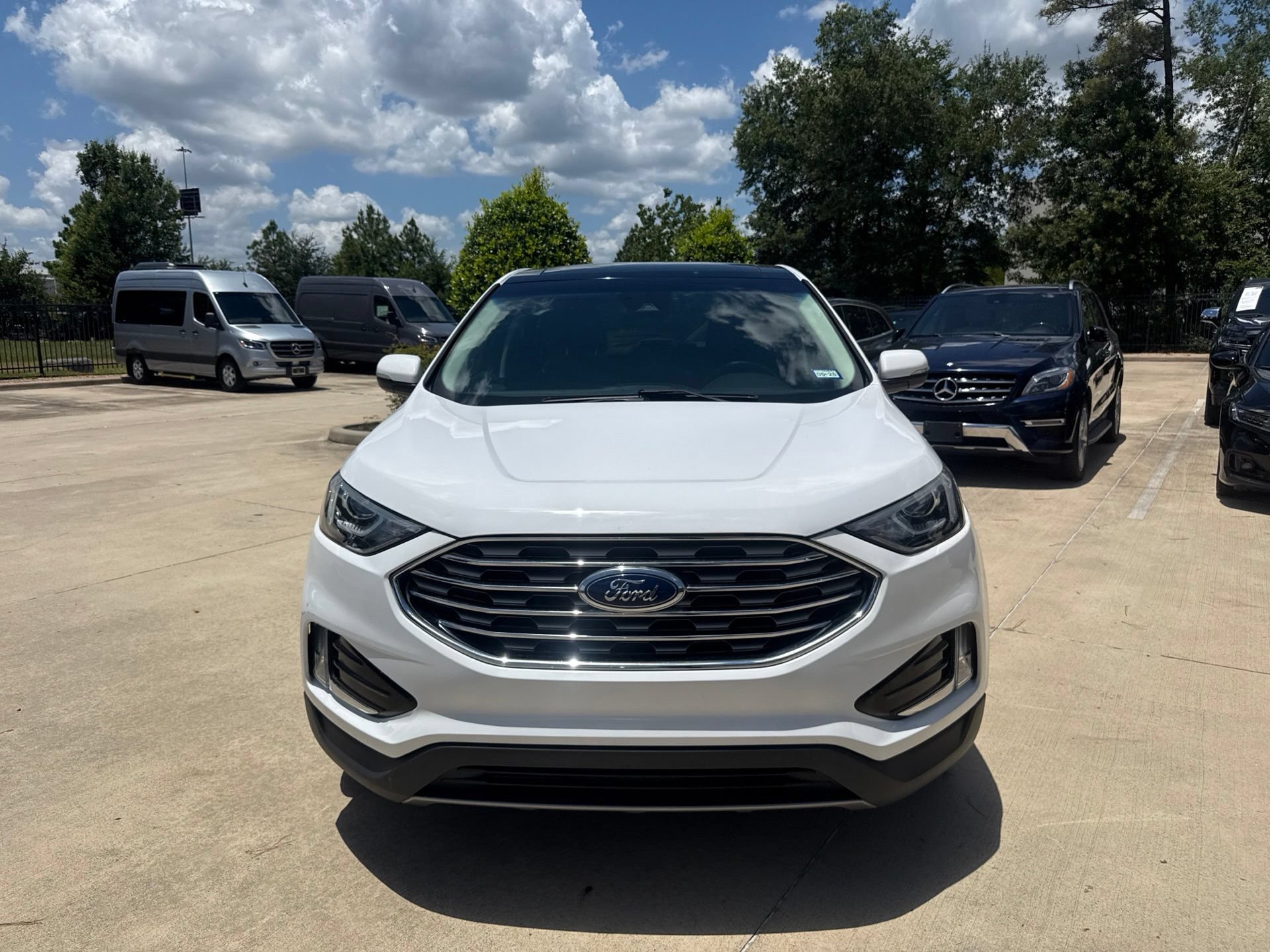 Used 2019 Ford Edge SEL w/ Equipment Group 201A AWD/4WD image 2