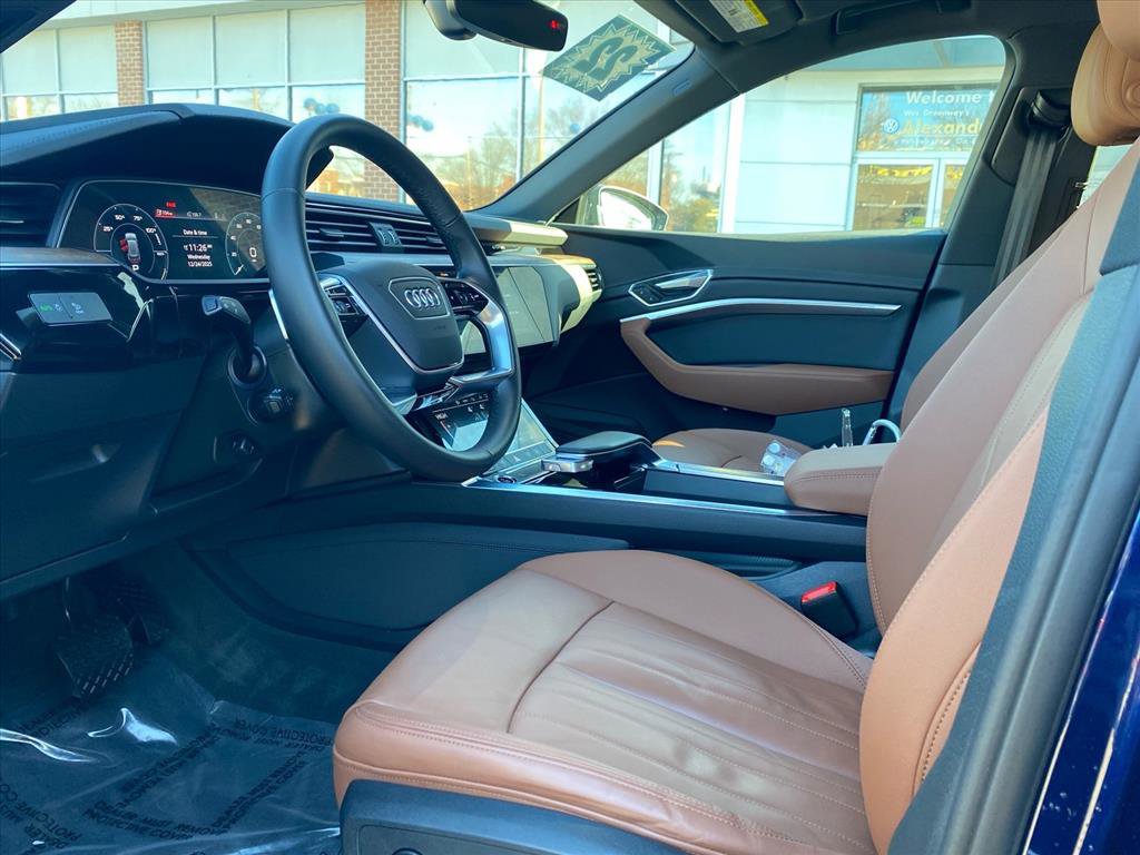 Used 2022 Audi e-tron Premium image 12