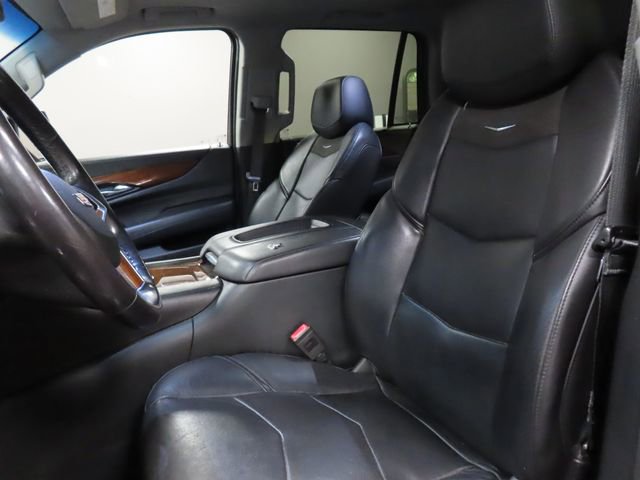 Used 2018 Cadillac Escalade Luxury image 21