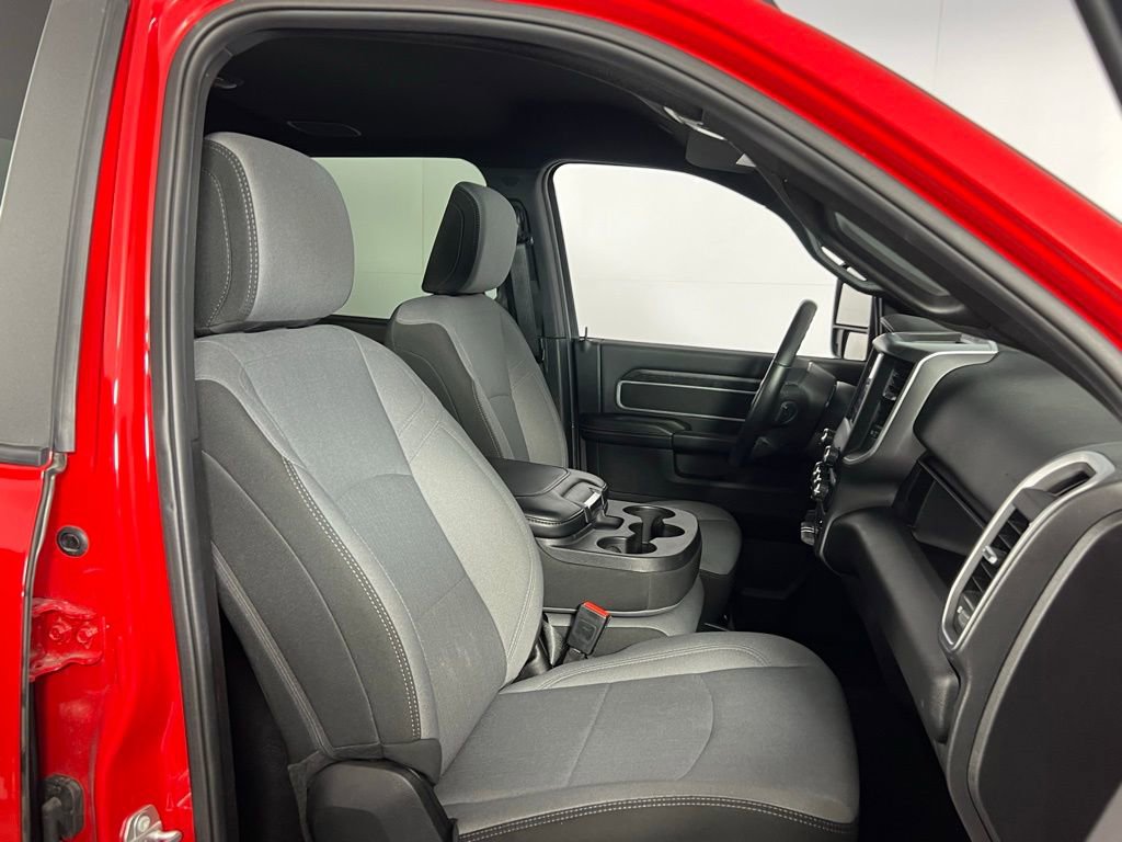 Used 2024 RAM 2500 Big Horn w/ Bed Utility Group image 31