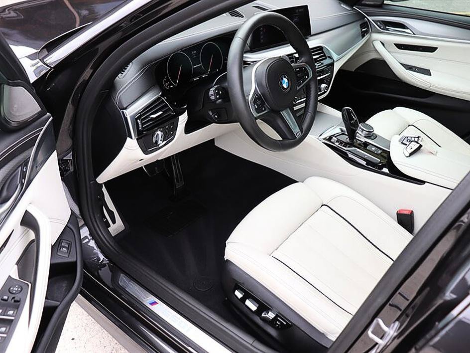 Used 2019 BMW M550i xDrive w/ Premium Package 2 AWD/4WD image 10