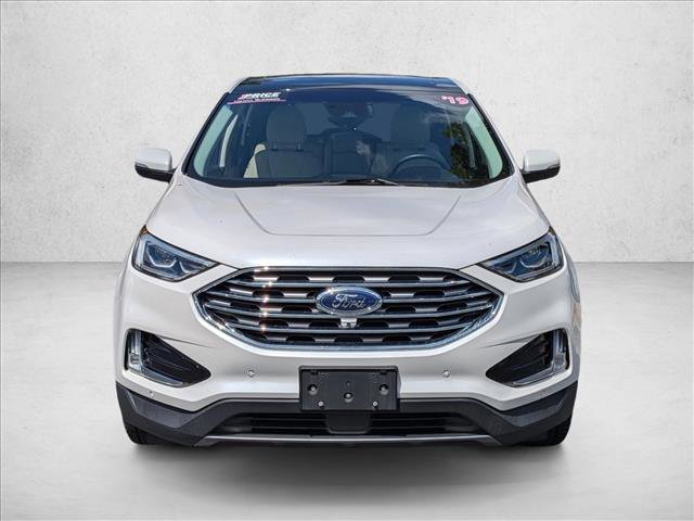 Used 2019 Ford Edge Titanium w/ Equipment Group 301A FWD image 2