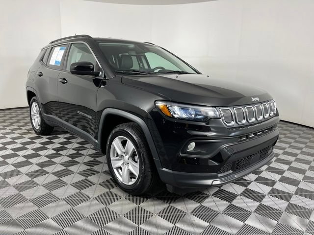 Used 2022 Jeep Compass Latitude FWD image 3