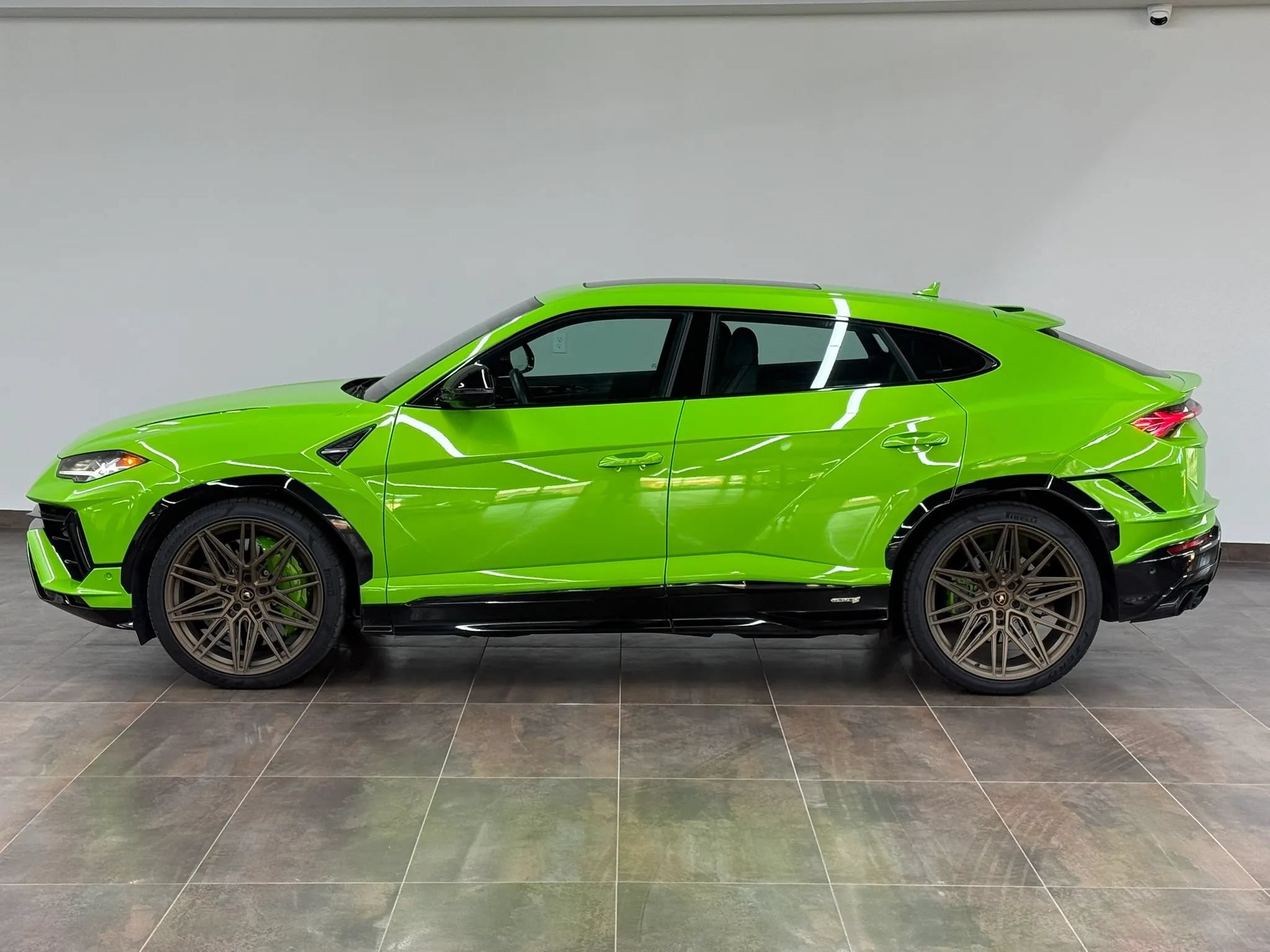 Used 2023 Lamborghini Urus S AWD/4WD image 3