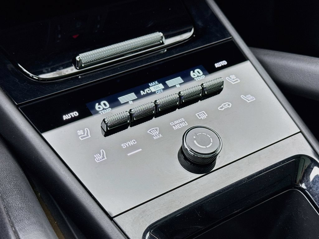 Certified 2024 Porsche Cayenne AWD/4WD image 21
