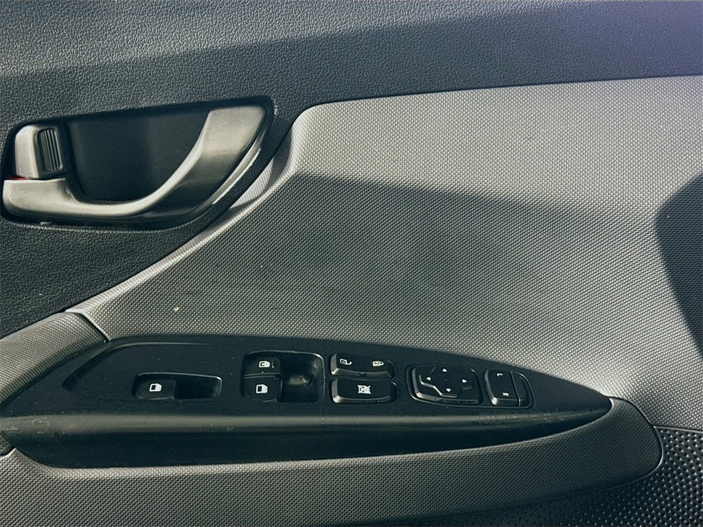 Used 2020 Hyundai Veloster 2.0 Premium image 24