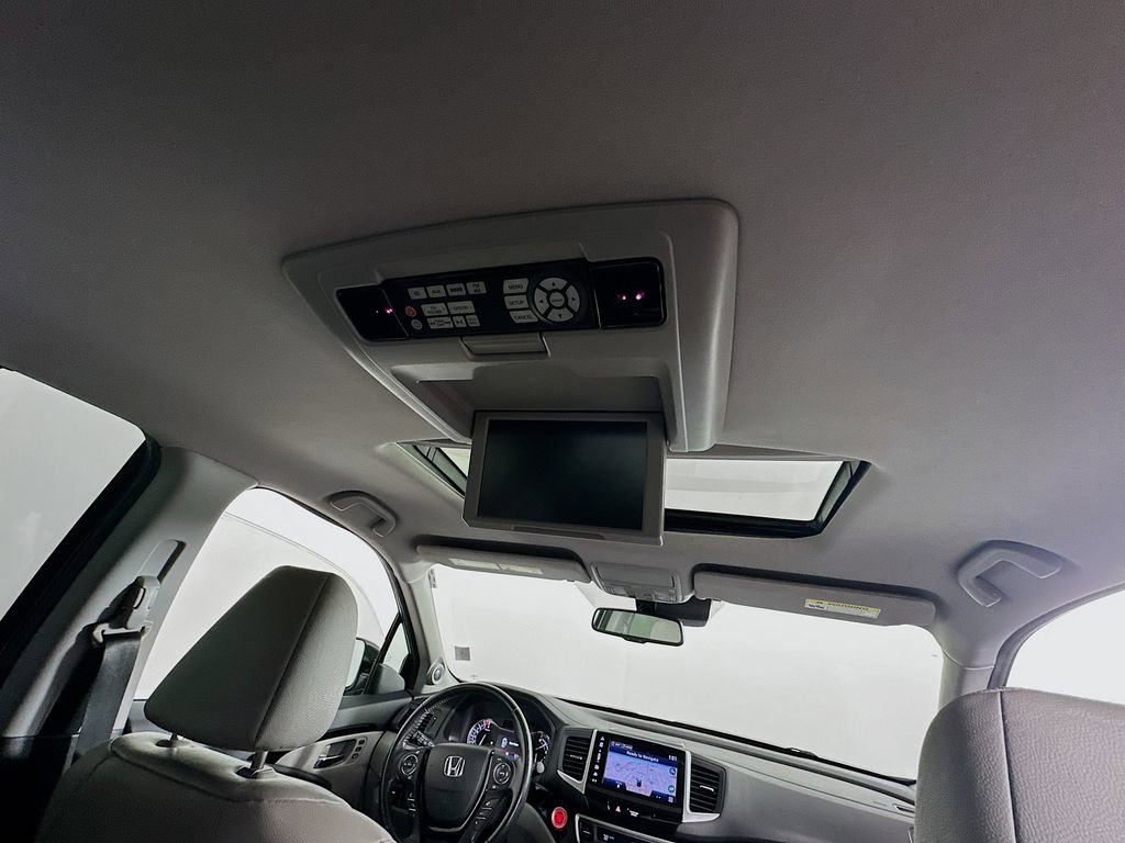 Used 2018 Honda Pilot Touring image 30
