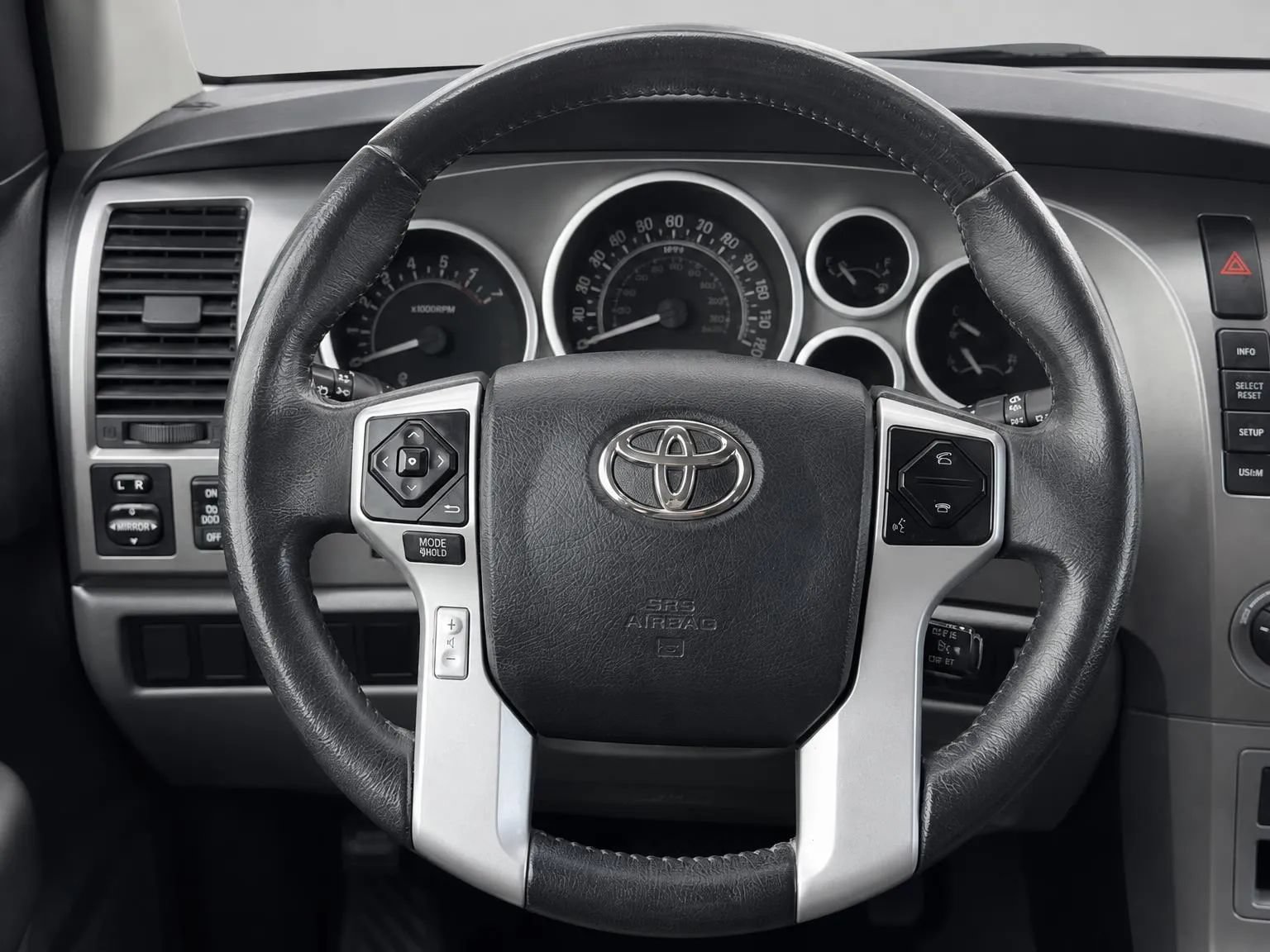 Used 2016 Toyota Sequoia SR5 w/ Premium Package AWD/4WD image 25