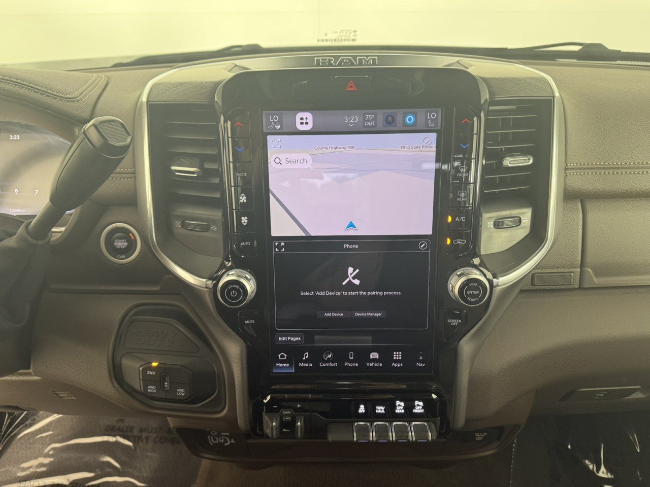 Used 2026 RAM 2500 Laramie AWD/4WD image 18