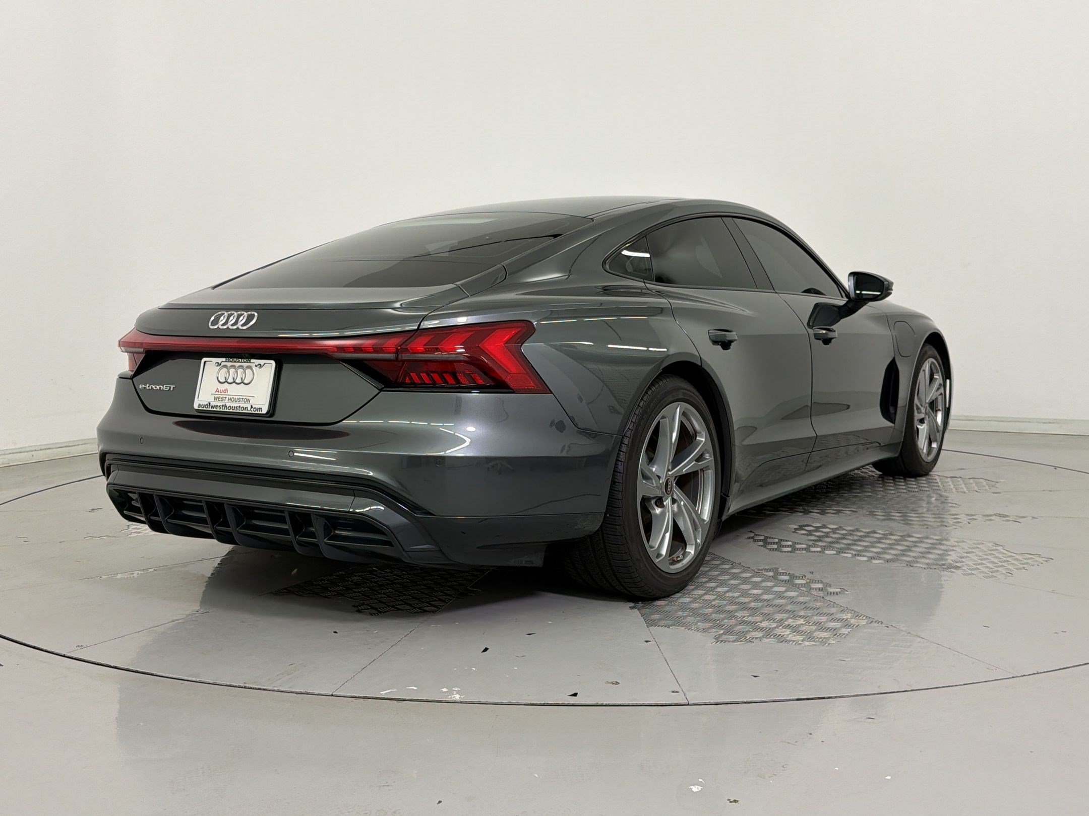 Used 2023 Audi e-tron GT Premium Plus AWD/4WD image 9