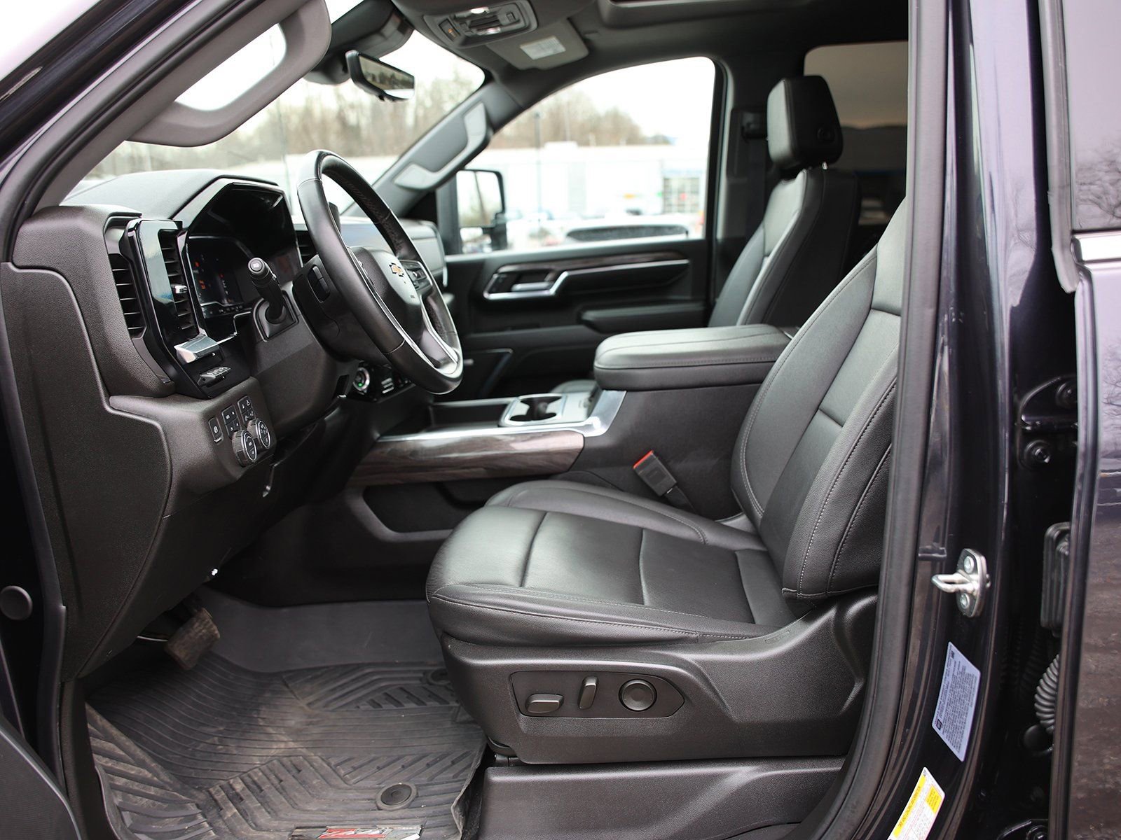 Certified 2024 Chevrolet Silverado 3500 LTZ w/ LTZ Premium Package image 22