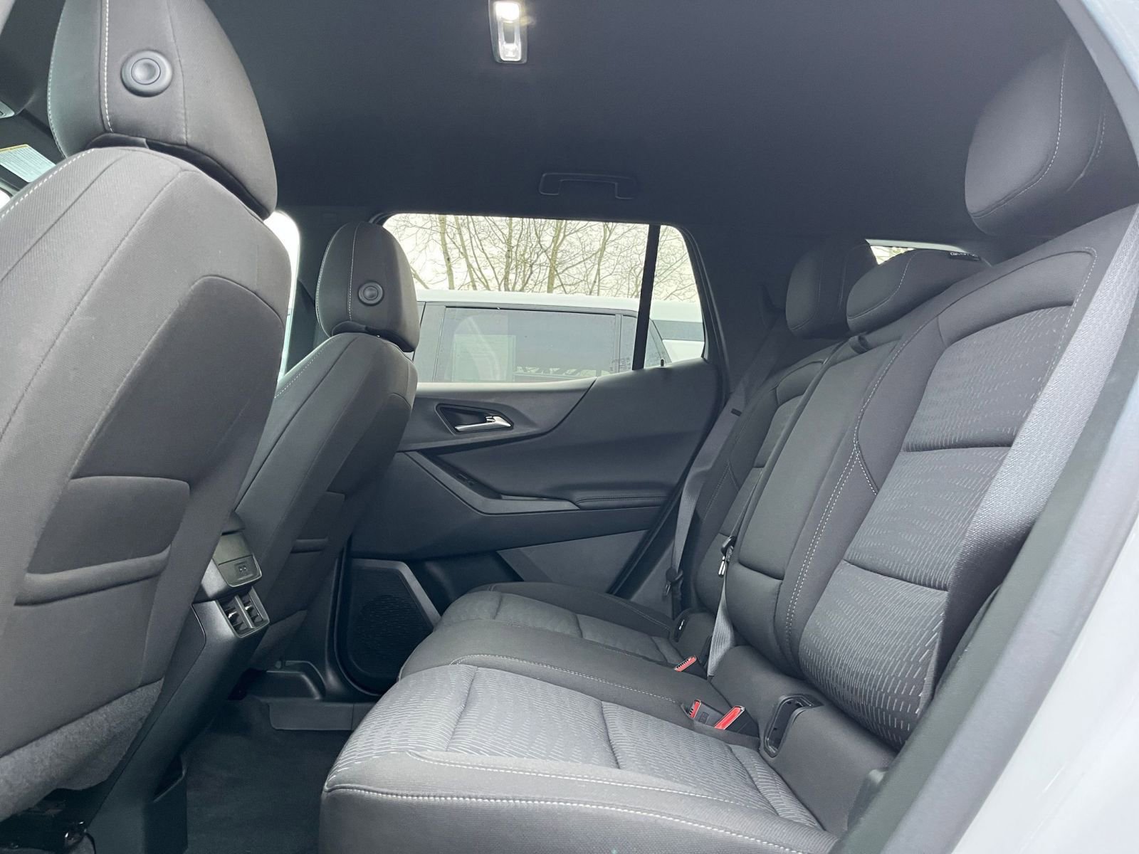 Used 2025 Chevrolet Equinox LT image 25