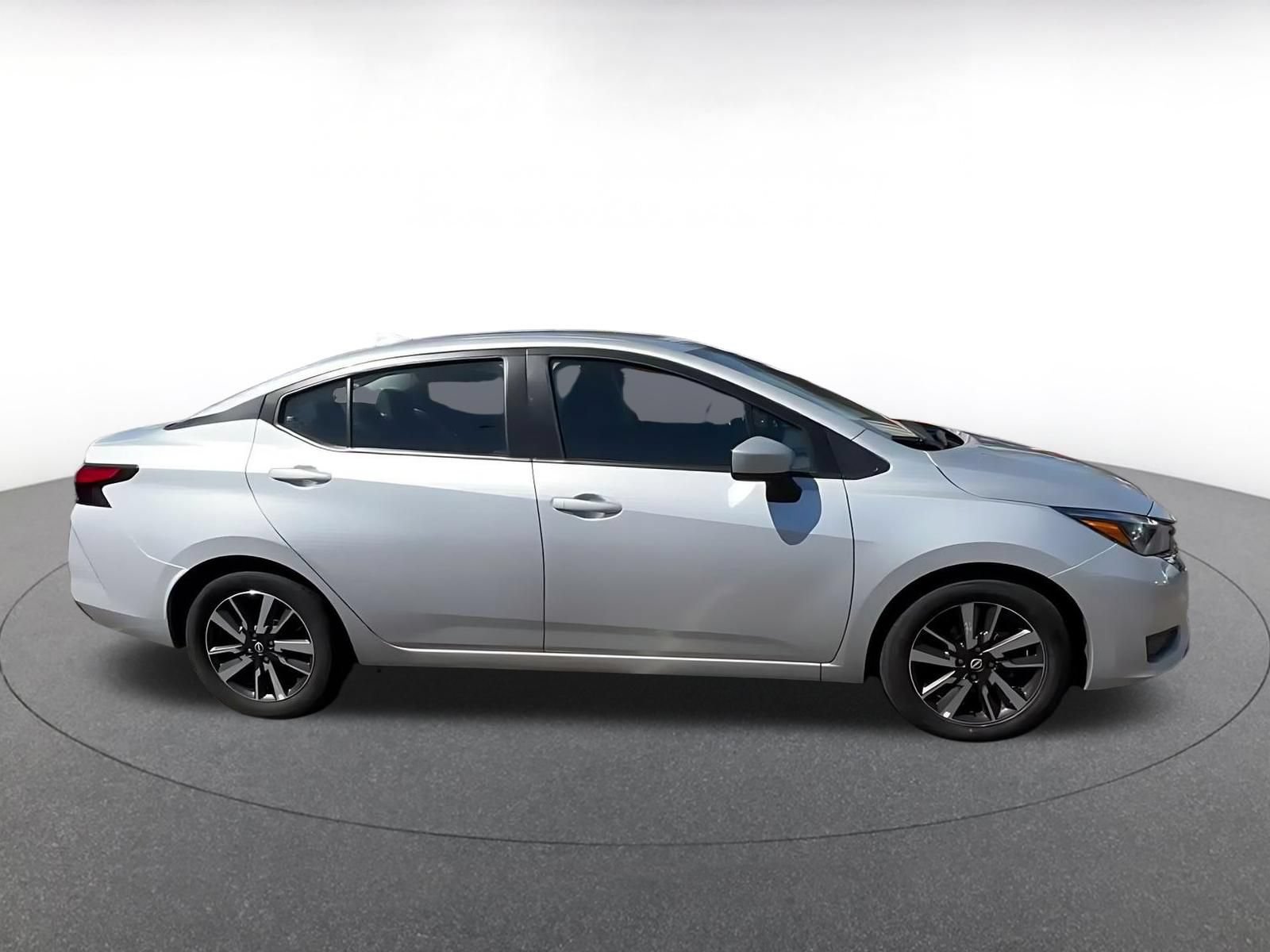 Used 2025 Nissan Versa SV FWD image 15