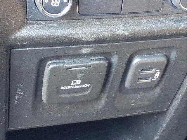 Used 2018 Chevrolet Traverse LT image 13