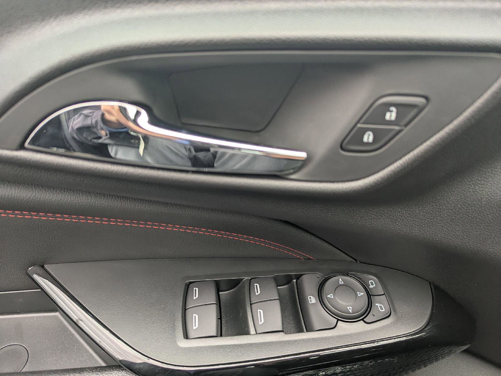 New 2026 Chevrolet Trax RS w/ Sunroof Package image 34