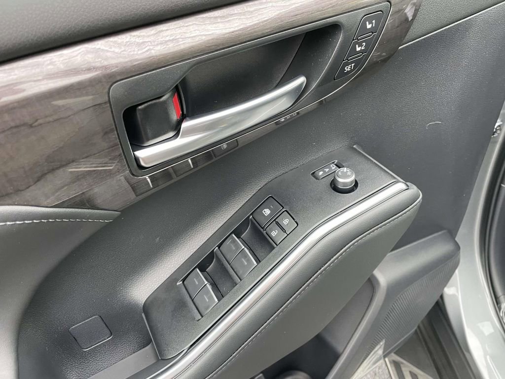 New 2026 Toyota Highlander Limited image 29