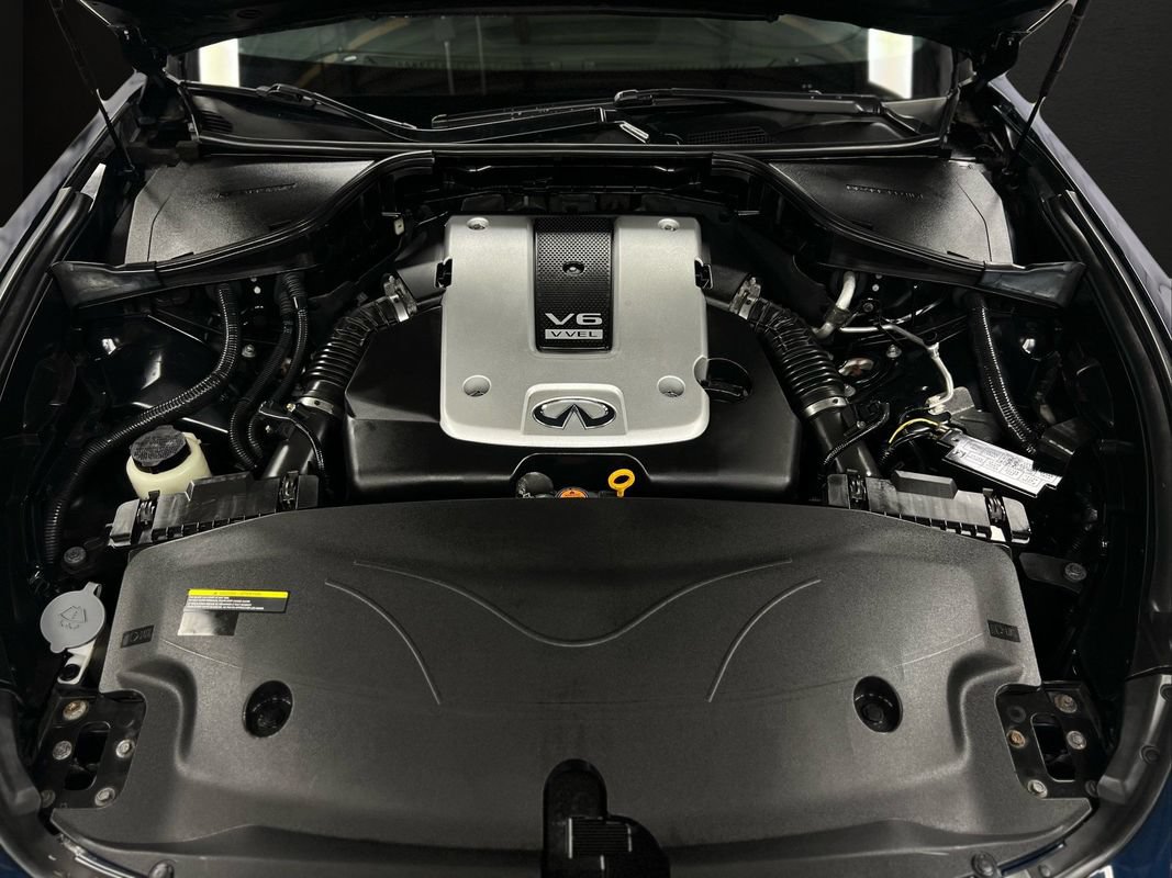 Used 2018 INFINITI Q70 Luxe w/ Sport Package AWD/4WD image 40