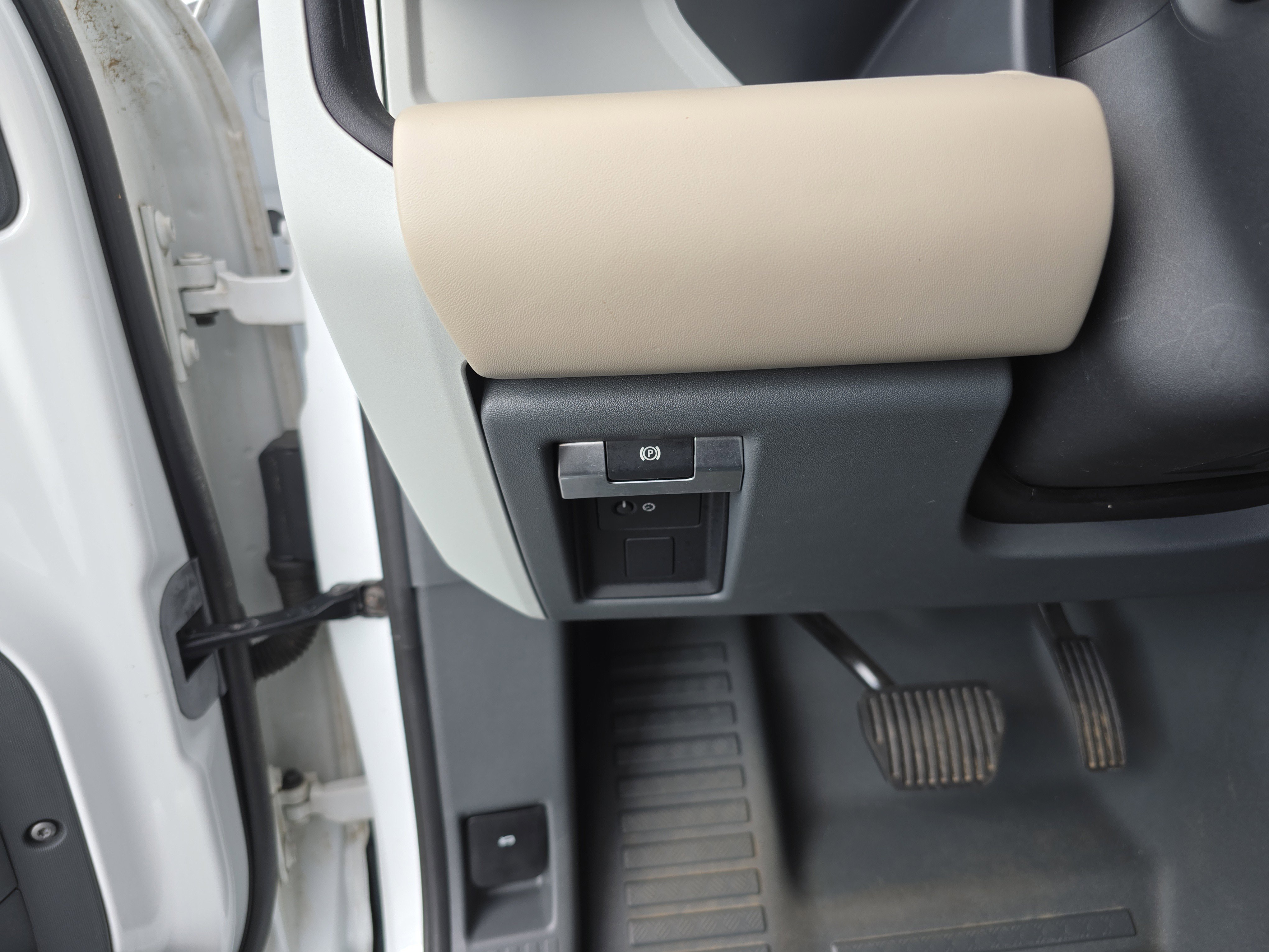 Used 2021 Land Rover Defender 110 X-Dynamic HSE image 35