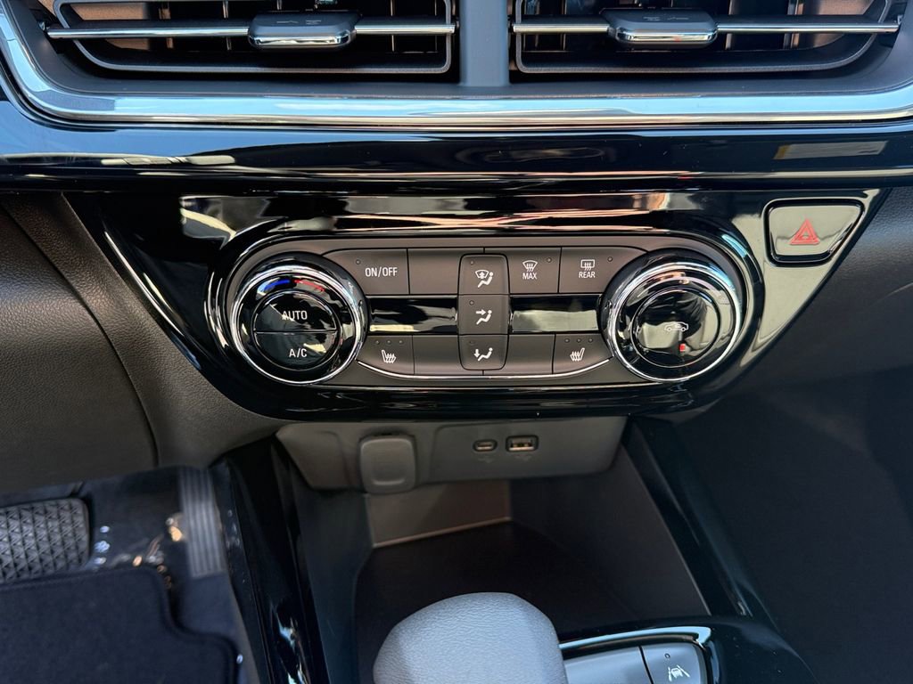 New 2026 Chevrolet Trax RS w/ Driver Confidence Package image 19