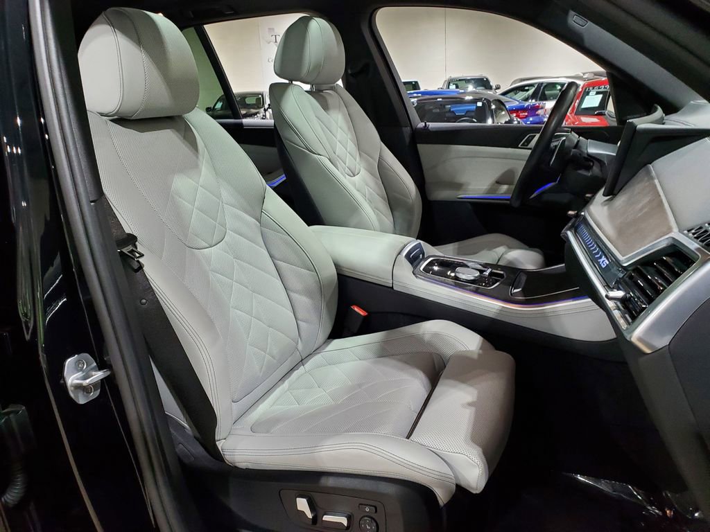 Used 2024 BMW X5 xDrive40i w/ Premium Package AWD/4WD image 14