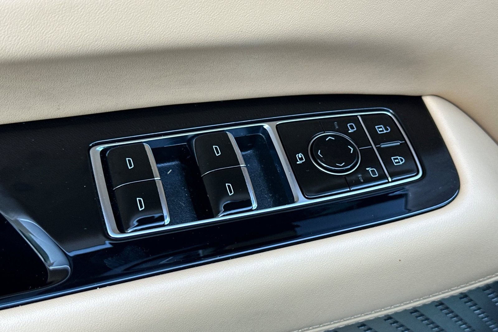 Used 2025 Cadillac Escalade IQ Sport 2 image 12