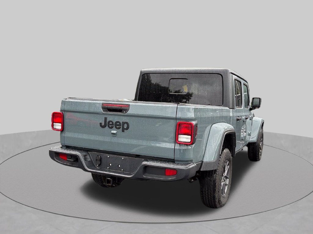 Used 2024 Jeep Gladiator Sport w/ Dual Top Group AWD/4WD image 8