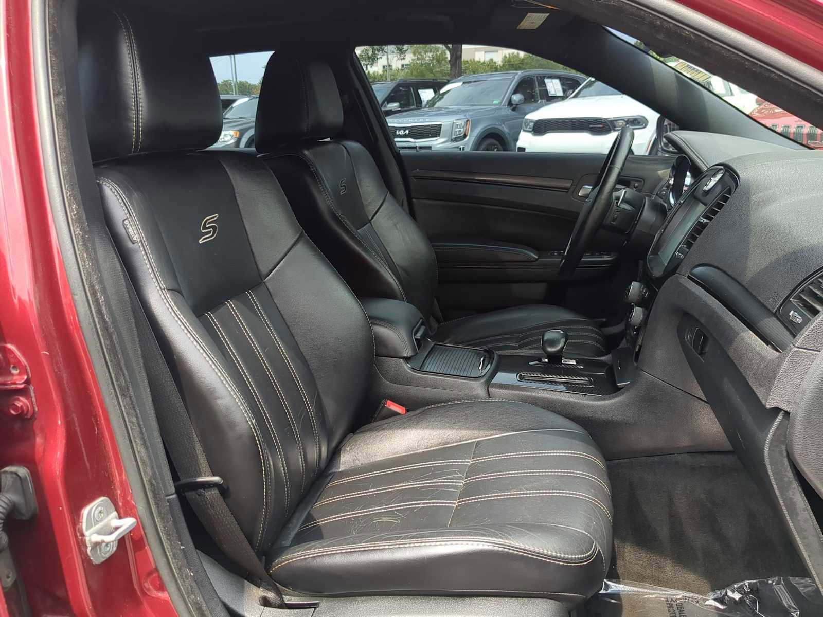 Used 2014 Chrysler 300 S w/ Luxury Group image 24