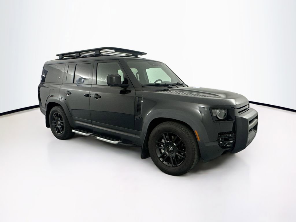 Used 2023 Land Rover Defender 130 SE image 3