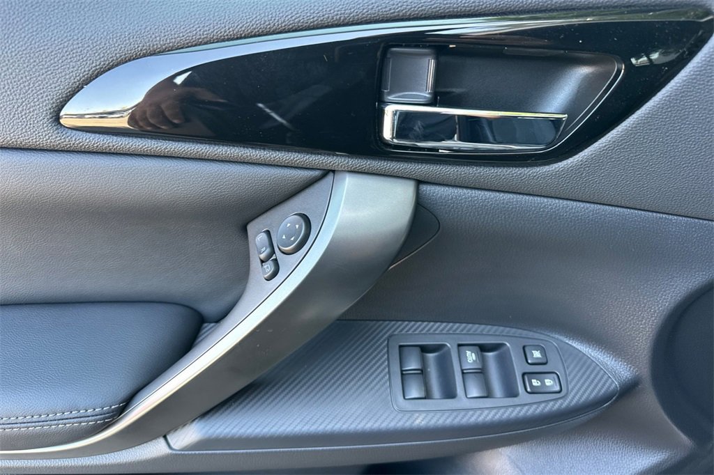 New 2025 Mitsubishi Eclipse Cross image 12