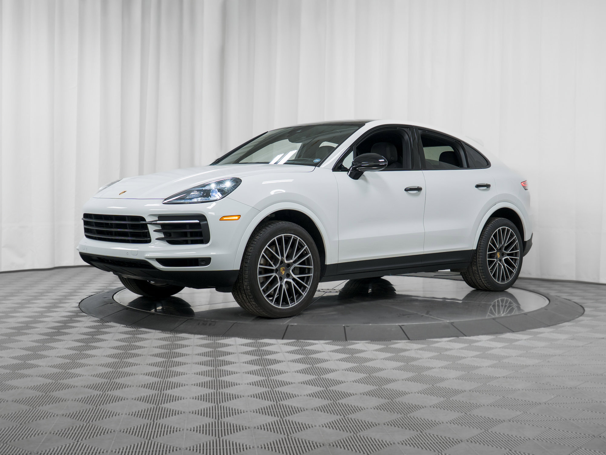Certified 2020 Porsche Cayenne S image 28