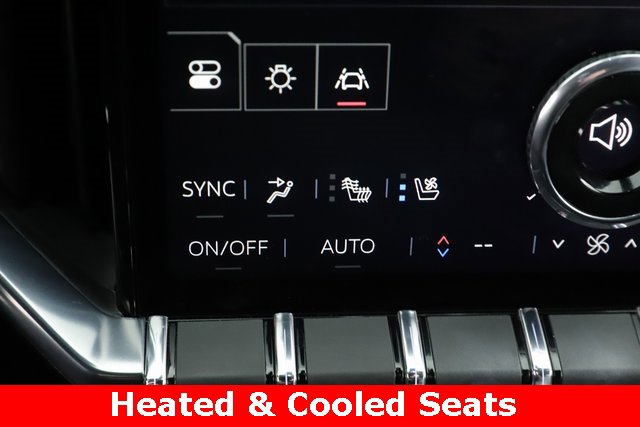 Used 2024 GMC Acadia AT4 image 3