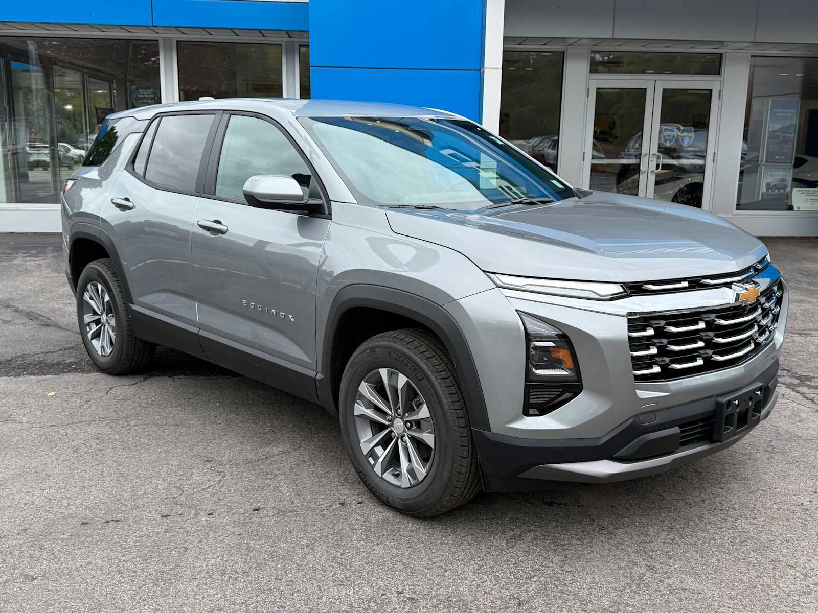 New 2026 Chevrolet Equinox LT w/ Convenience Package II image 3