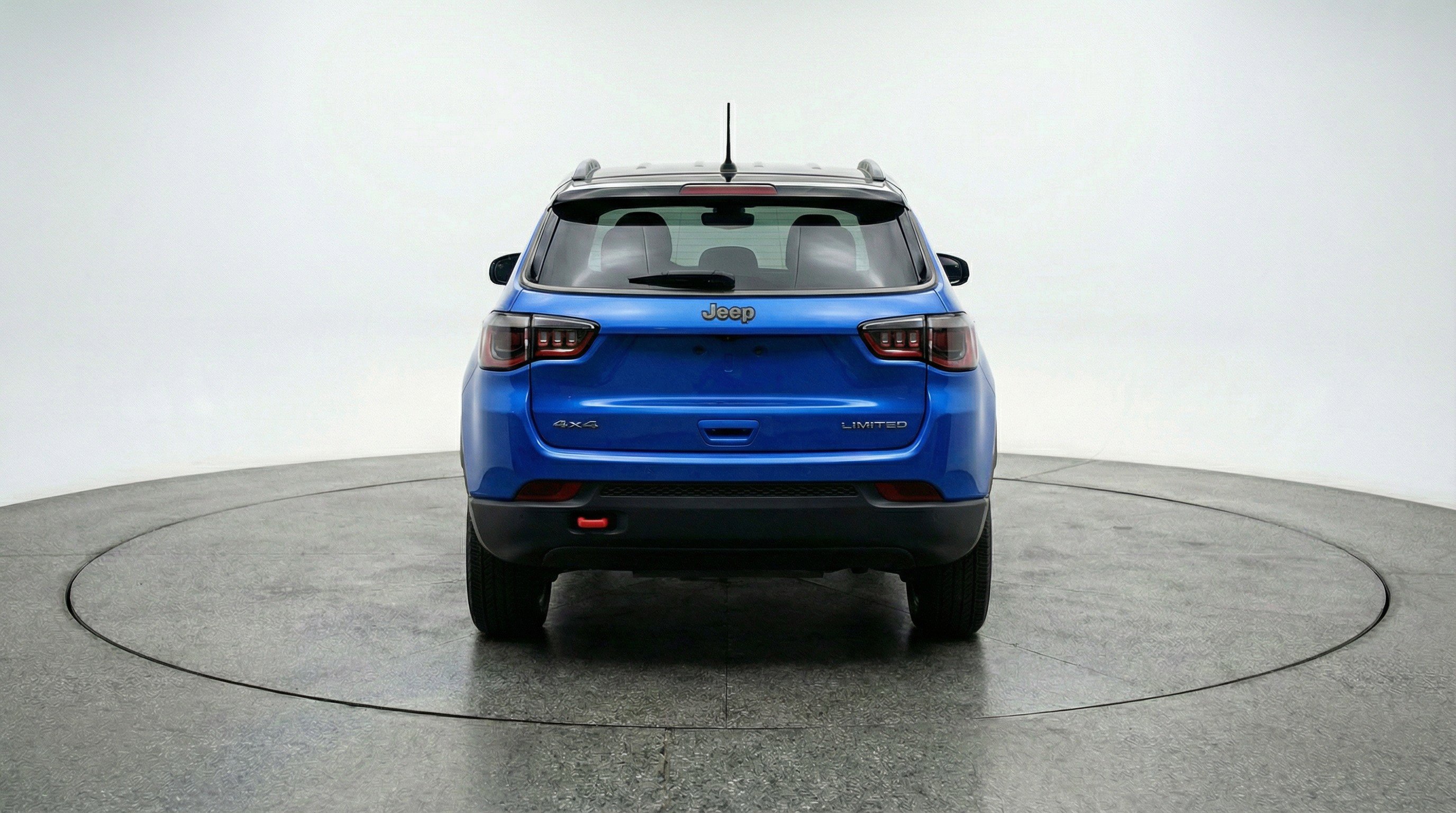 Used 2025 Jeep Compass Trailhawk image 7