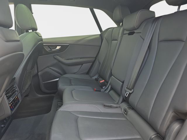 Used 2023 Audi Q8 Premium Plus w/ Premium Plus Package AWD/4WD image 17
