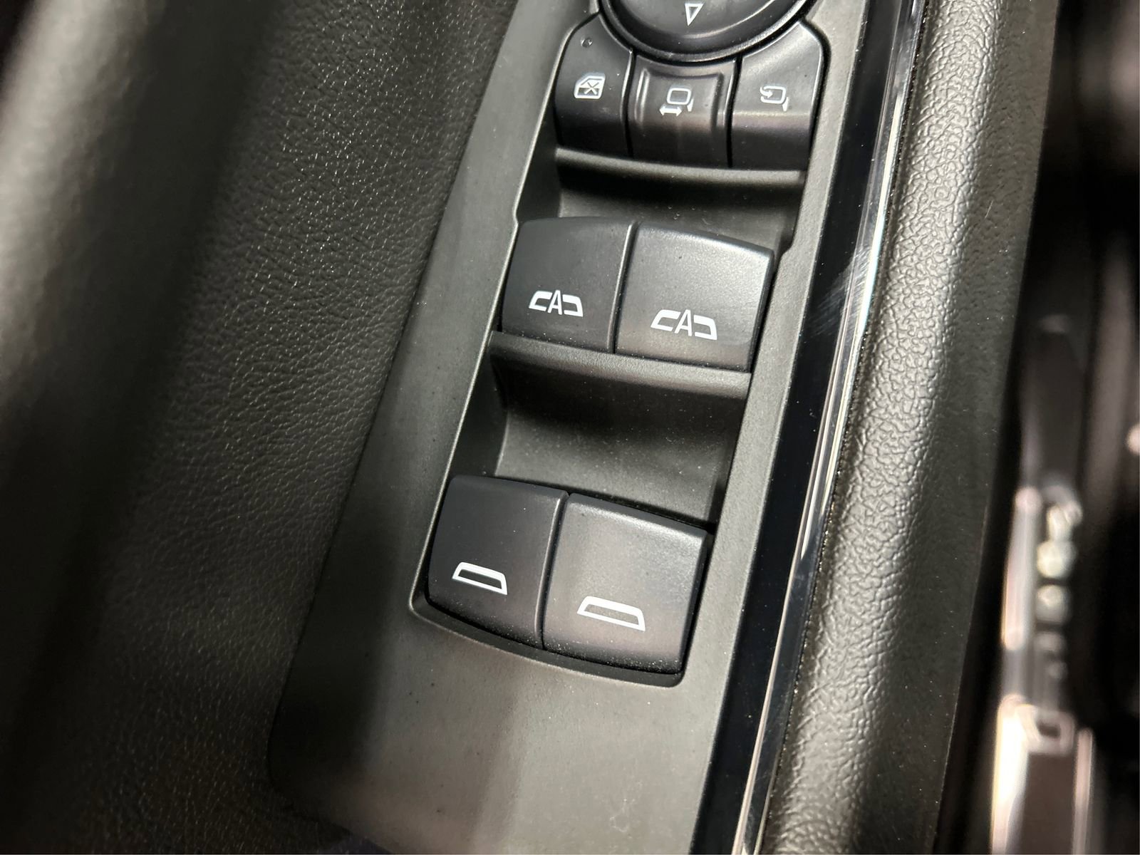 Used 2024 GMC Sierra 2500 AT4 w/ AT4 Premium Plus Package AWD/4WD image 30