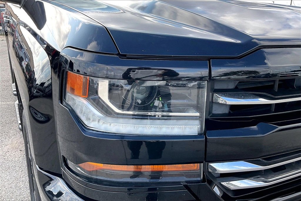 Used 2018 Chevrolet Silverado 1500 LT w/ Redline Edition image 33