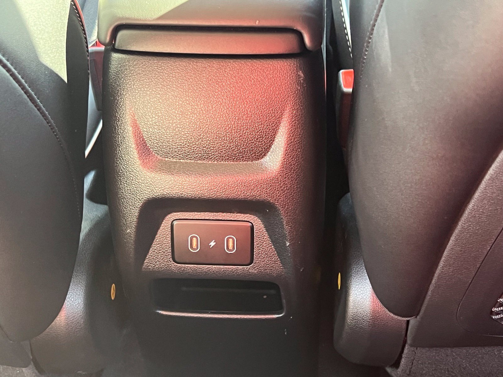 Used 2024 Hyundai Venue Limited FWD image 17