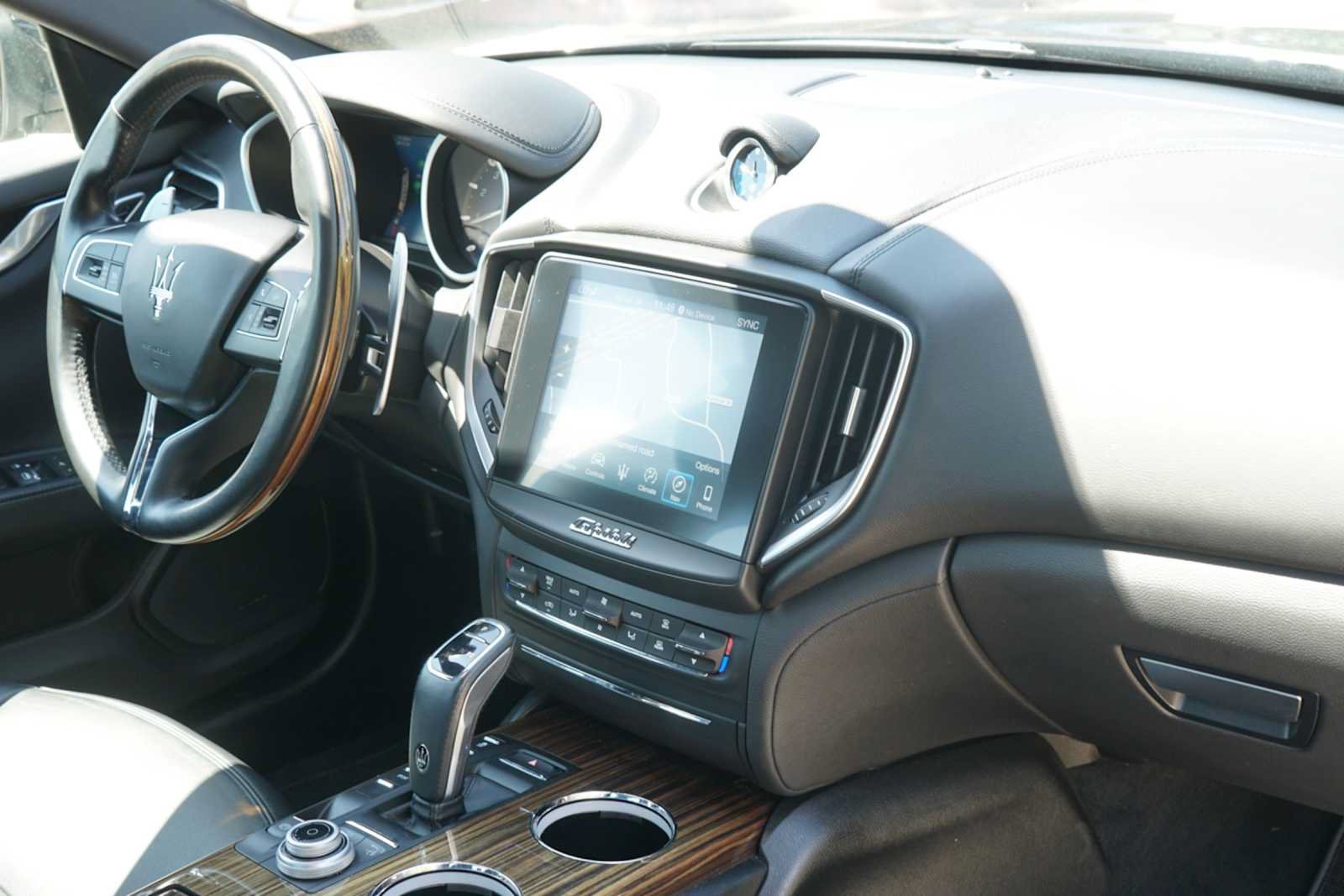 Used 2019 Maserati Ghibli S Q4 AWD/4WD image 25