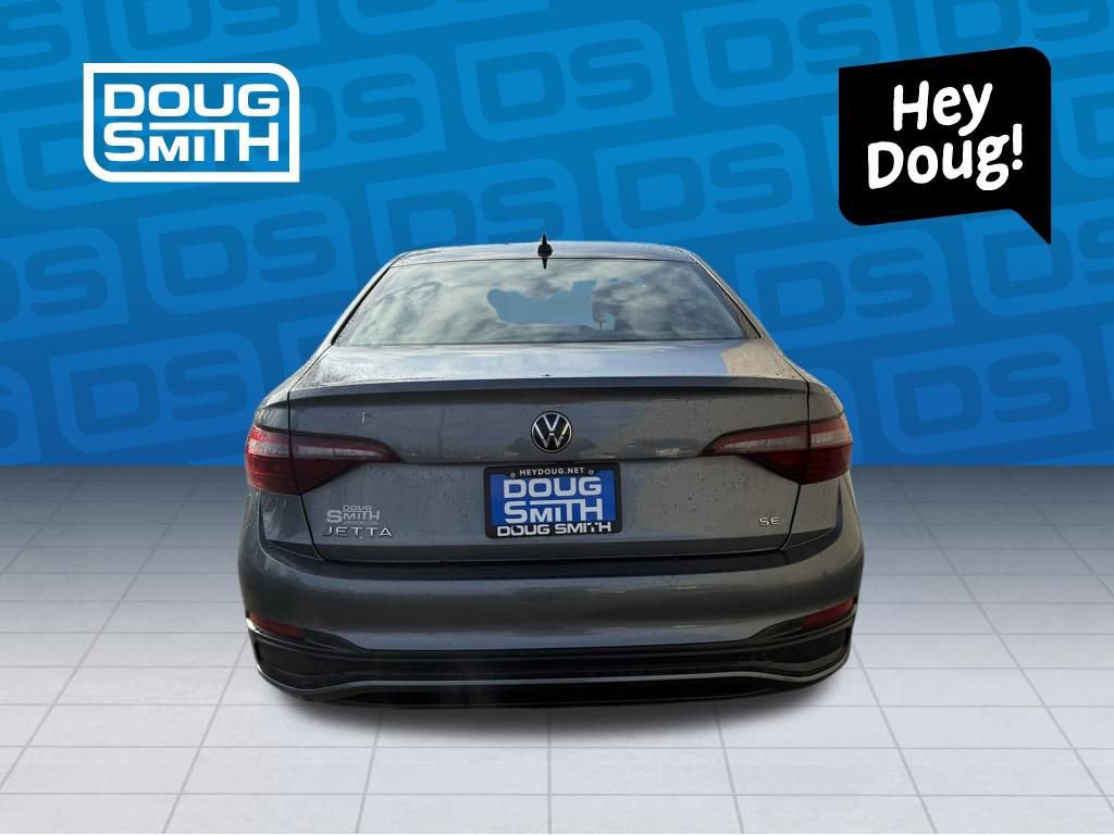 Used 2024 Volkswagen Jetta SE image 3