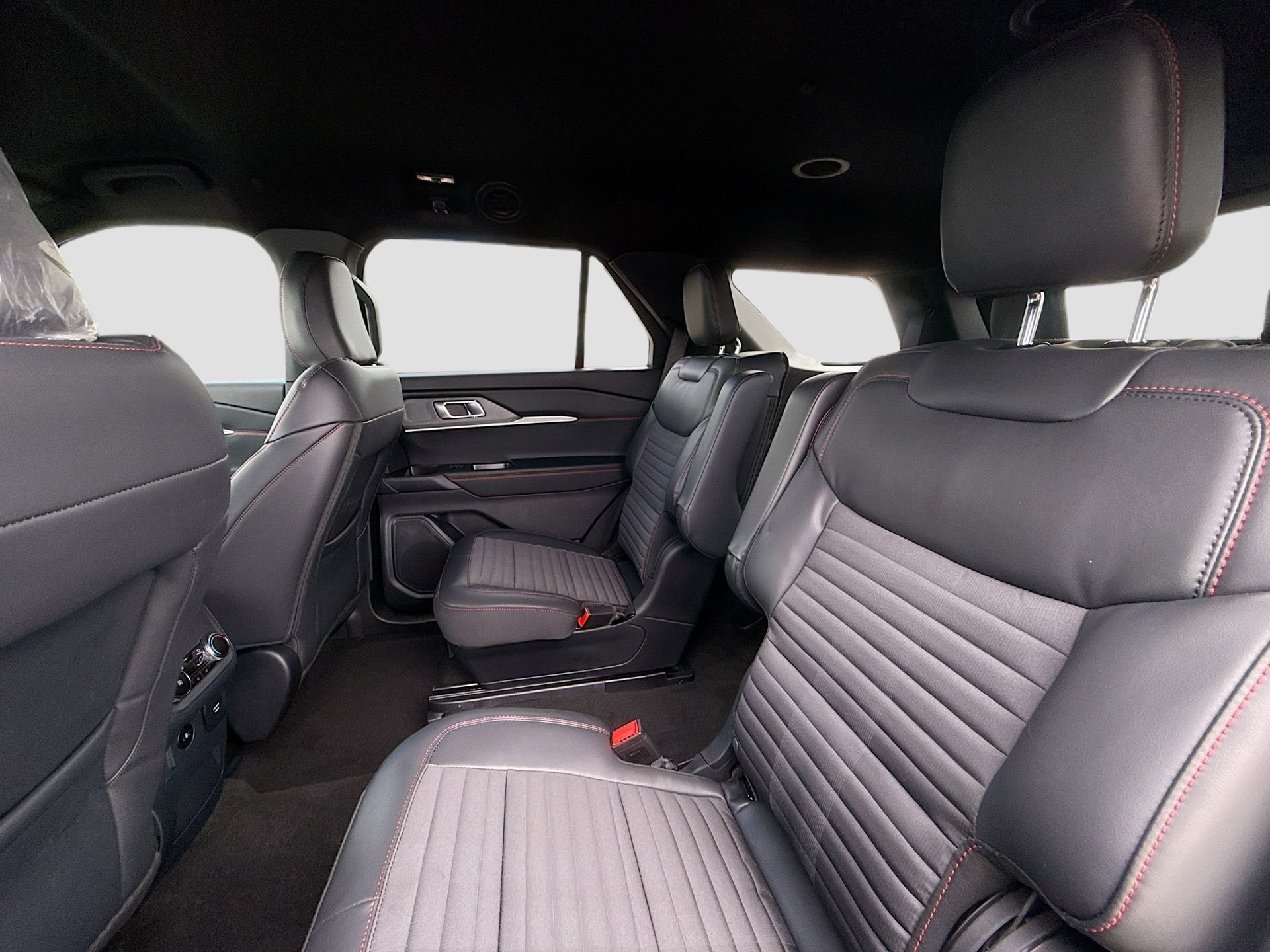 New 2026 Ford Explorer ST-Line w/ ST-Line Street Pack RWD image 24