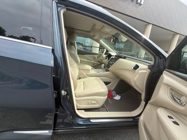 Used 2016 Nissan Murano Platinum w/ Platinum Technology Package FWD image 9