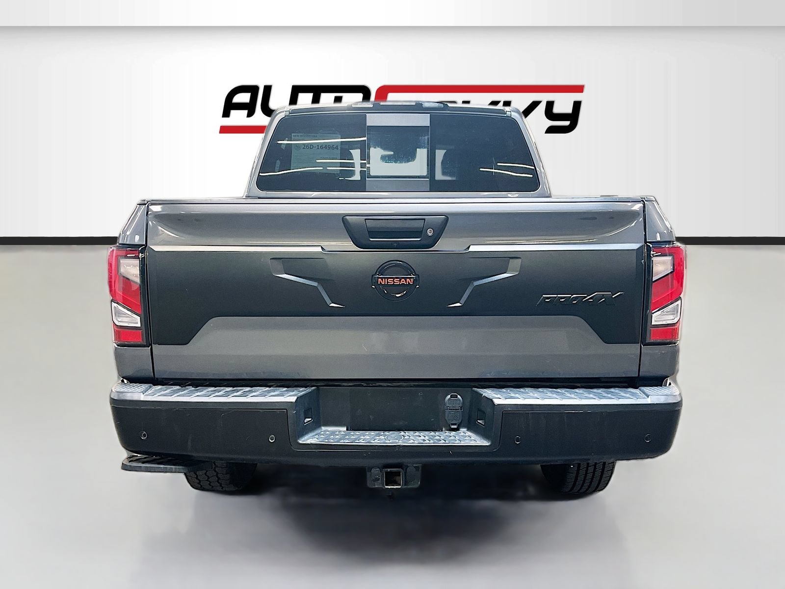 Used 2022 Nissan Titan PRO-4X w/ Pro-4x Convenience Package AWD/4WD image 6