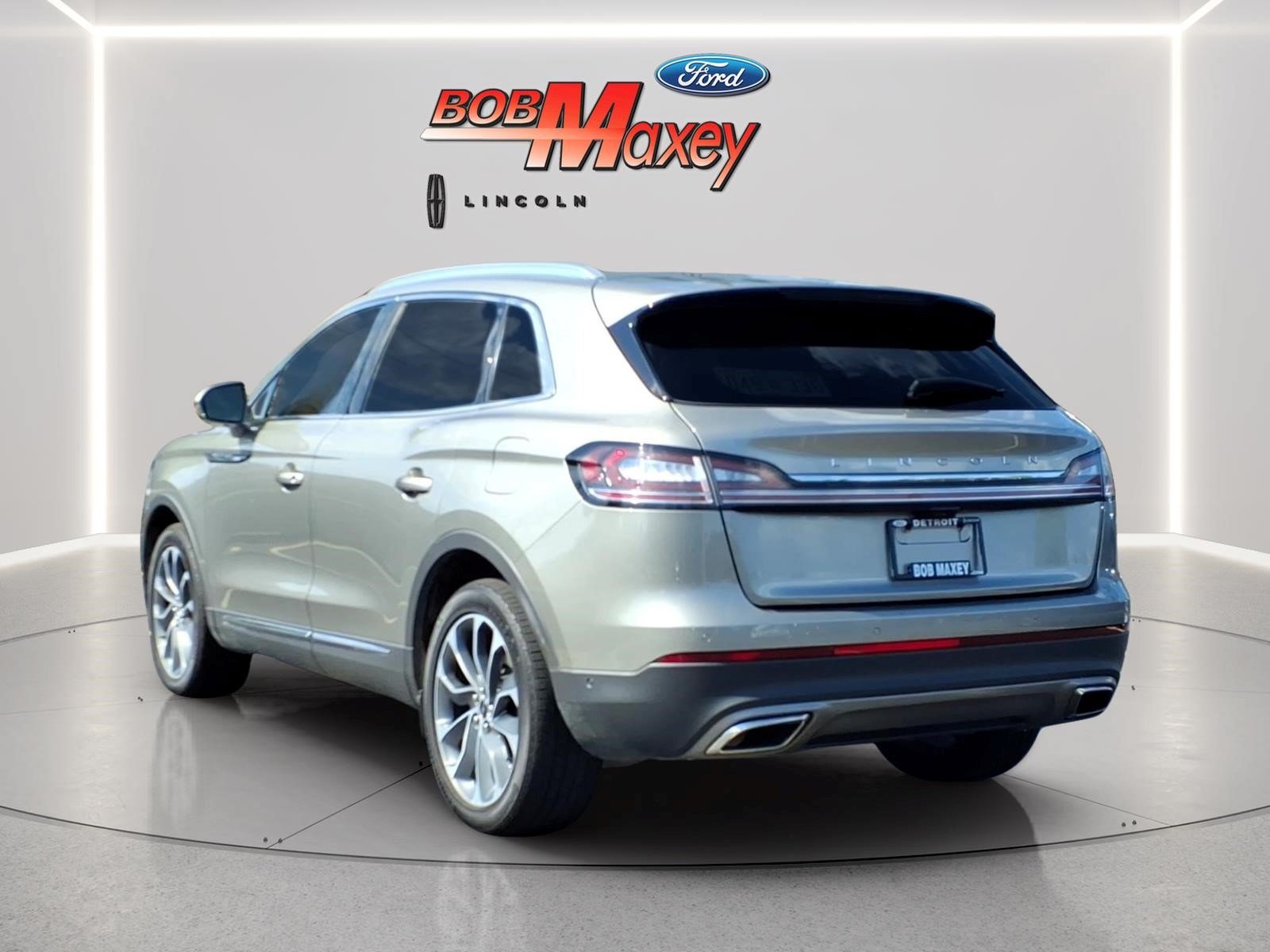 Used 2023 Lincoln Nautilus Reserve w/ Equipment Group 201A AWD/4WD image 6