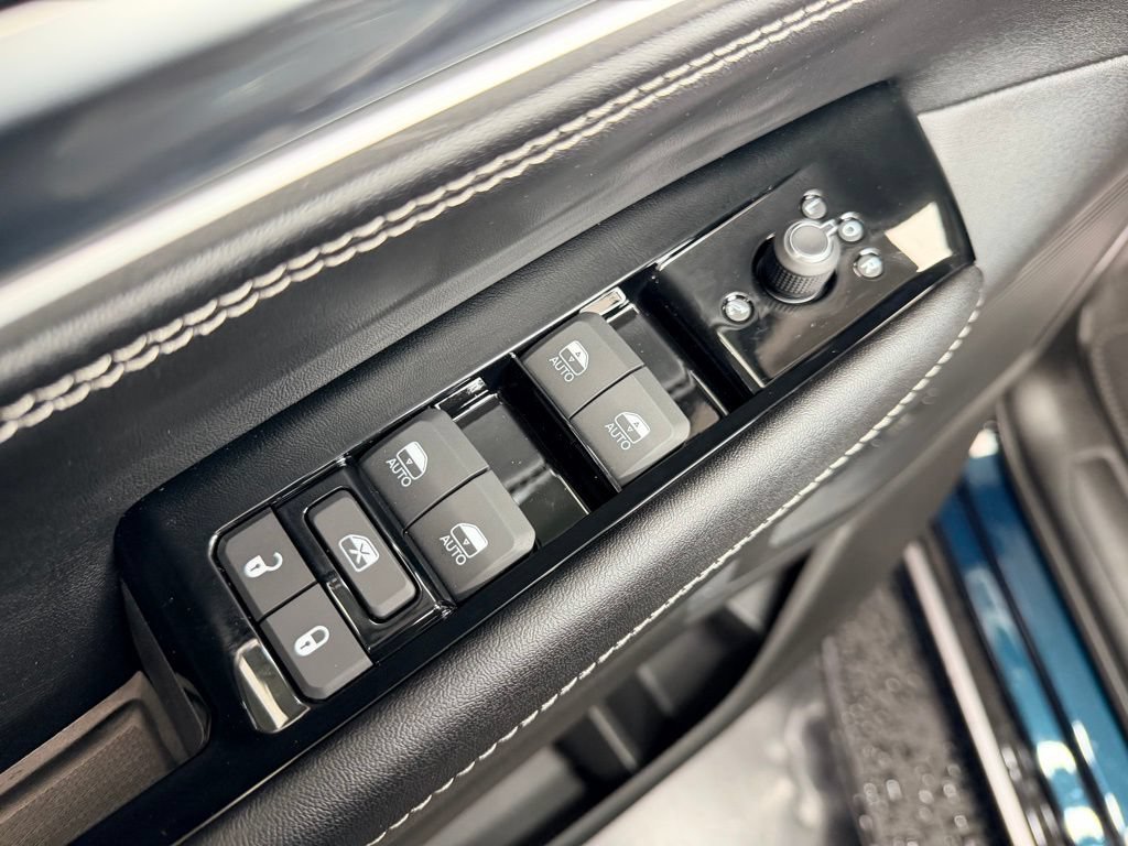 New 2026 Jeep Grand Wagoneer Limited AWD/4WD image 4