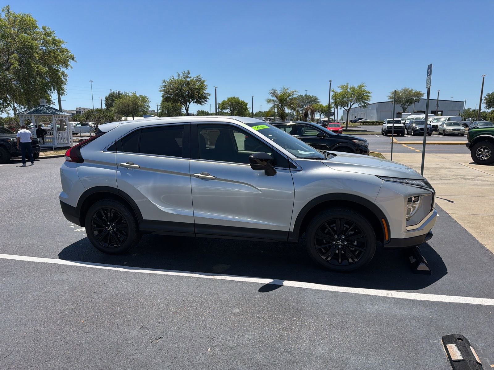 Used 2025 Mitsubishi Eclipse Cross LE image 3