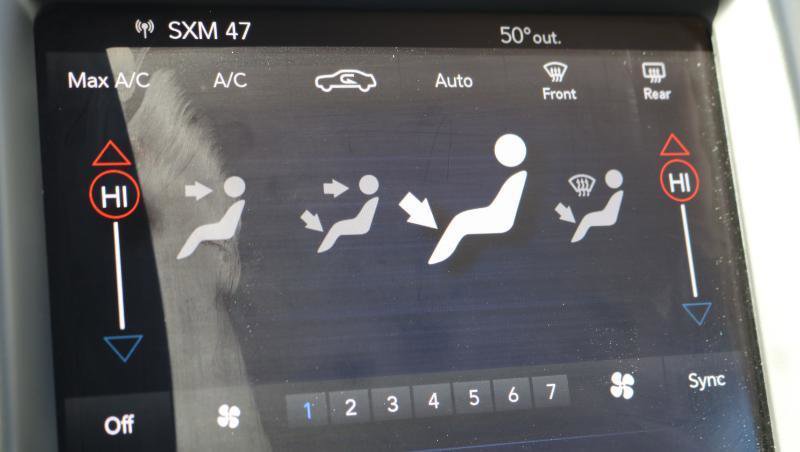 Used 2022 Chrysler 300 Touring w/ Sport Appearance Package image 15