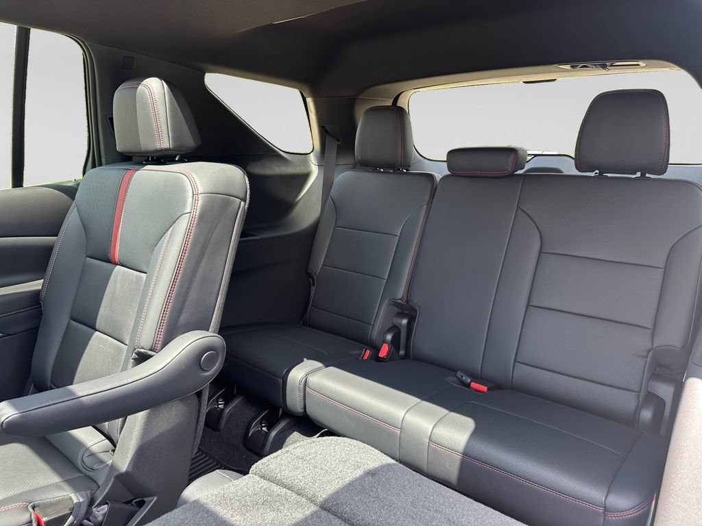New 2026 Chevrolet Traverse RS w/ LPO, Floor Liner Package AWD/4WD image 33